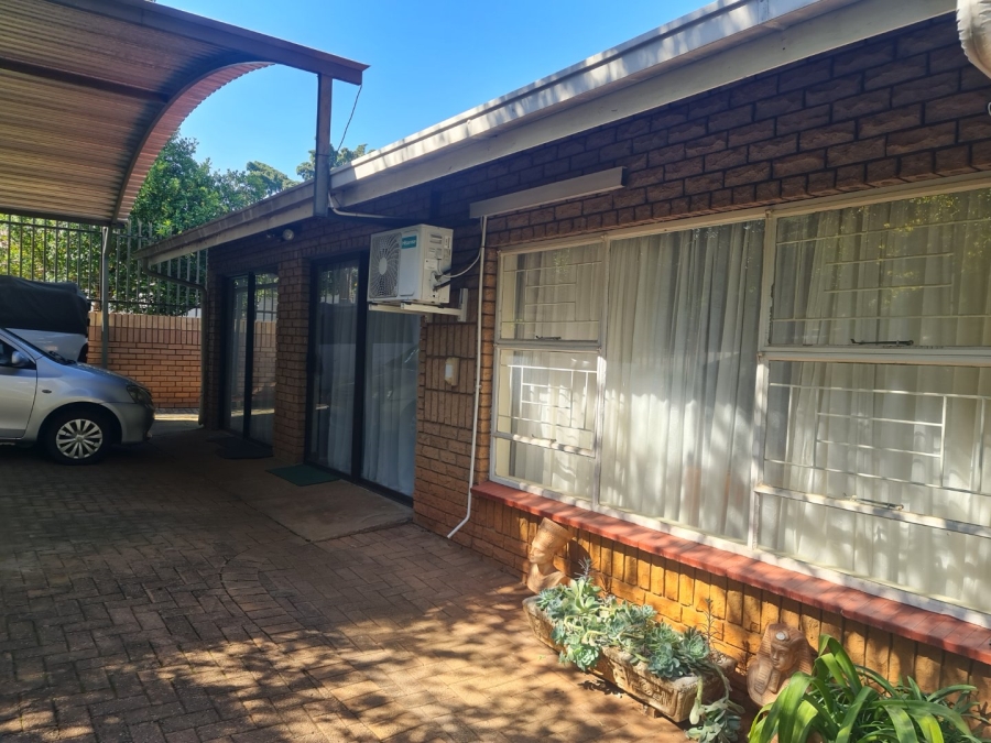 4 Bedroom Property for Sale in Safari Gardens North West
